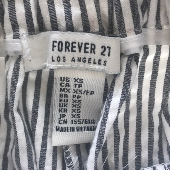 unused, cute, and trendy shorts - Picture 2 of 3